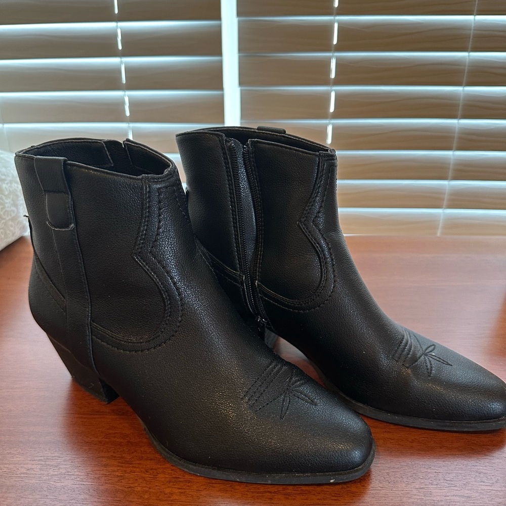 Black Ankle cowboy boots